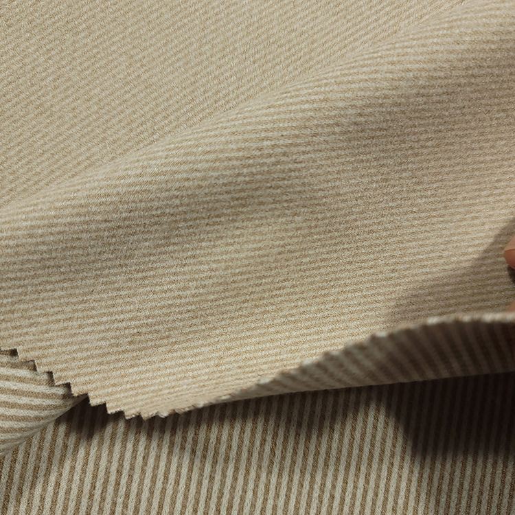 Polyester twill efni